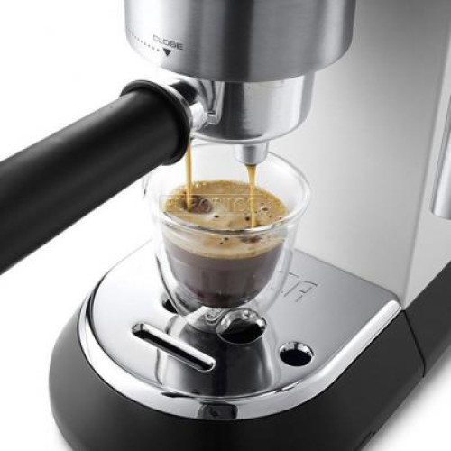Ріжкова кавоварка еспрессо DeLonghi EC685W