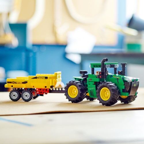 Конструктор LEGO Technic John Deere 9620R 4WD Tractor 390 деталей (42136)