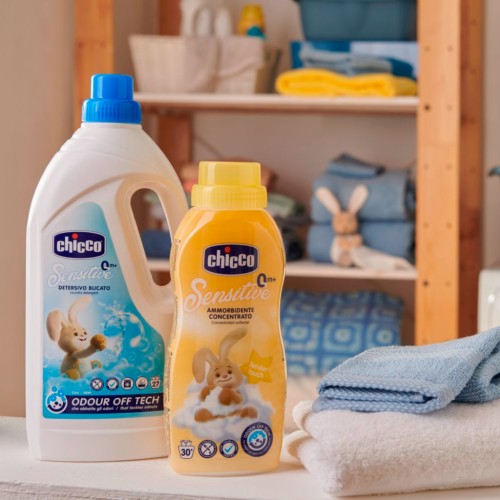 Гель для прання Chicco Sensitive для дитячих речей 1.5 л (8058664122325)