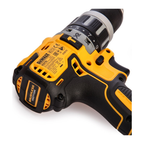 Шуруповерт DeWALT DCD796P2