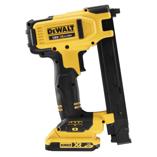 Степлер будівельний DeWALT 18В XR, довжина/ширина скоби 25/19.7 мм, 2xAh, кейс TSTAK (DCN701D2)