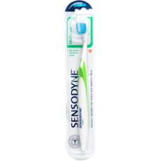 Зубна щітка Sensodyne Комплексний захист + футляр (4820127150435)