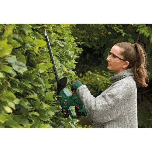 Кущоріз Bosch акумуляторний EasyHedgeCut EasyHedgeCut 18-45 18V, 2Ah, лезо 45см, крок різу 15мм (0.600.849.H02)