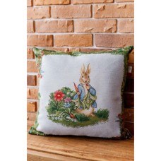 Подушка Прованс декоративна гобеленова Заєць з морквою Галявина 45х45 см (034248)