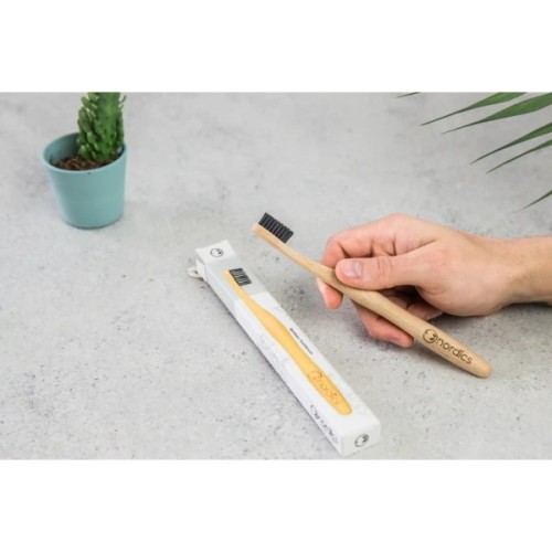 Зубна щітка Nordics Бамбукова Чорна щетина (3800500324012)