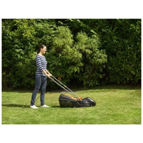 Газонокосарка Black&Decker 1 кВт, 32 см (BEMW351)