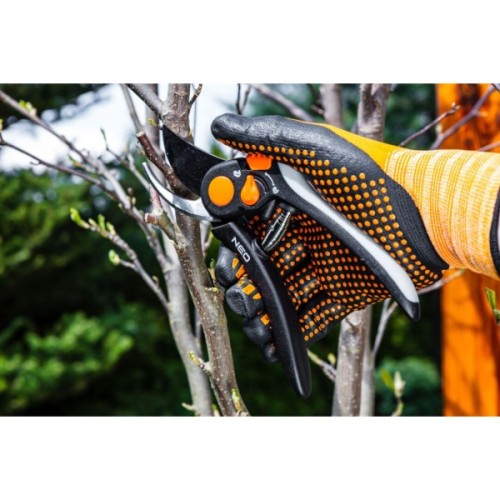 Секатор Neo Tools площинний, d різу 18мм, 200мм, 248г (15-202)