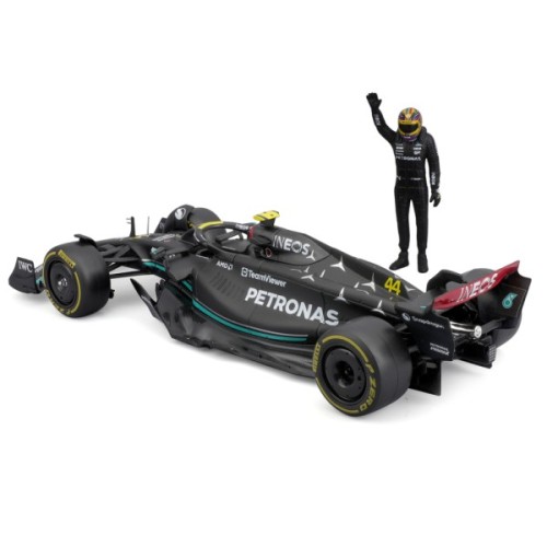 Масштабна модель автомобіля Bburago Автомодель з фігуркою - Mercedes-AMG F1 W14 E Performance, 1:24 (18-28037)