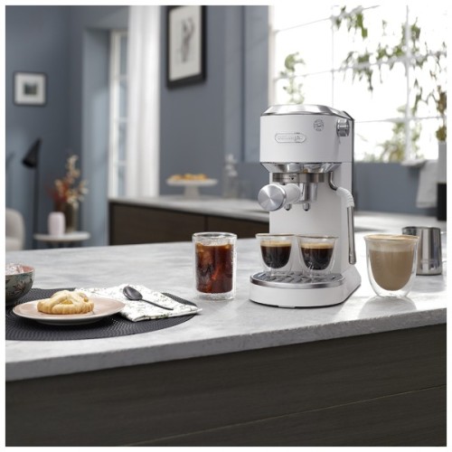 Ріжкова кавоварка еспресо DeLonghi EC 890.WI