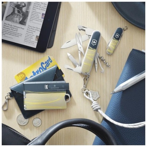 Ніж Victorinox Classic SD New York Style (0.6223.E223)