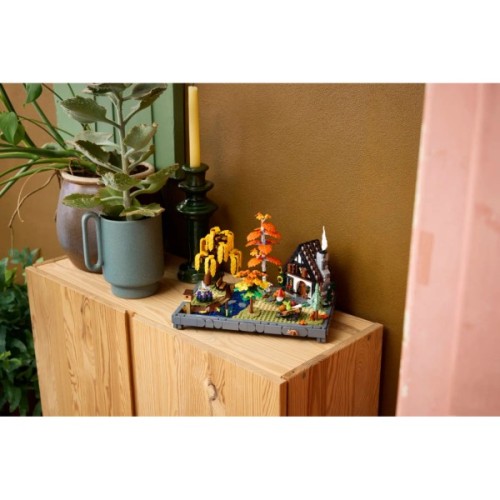 Конструктор LEGO Icons Осінній котеджний сад (11372)