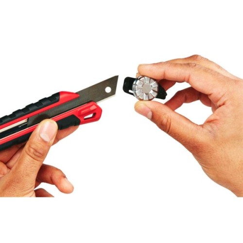 Ніж монтажний Milwaukee висувний HEAVY DUTY, 25мм (48221962)