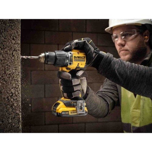 Шуруповерт DeWALT XR Li-Ion 18V 2x2Ah, 74 Нм, 0-450/0-1650 об/хв, 1.17 кг, TSTAK (DCD799D2T)