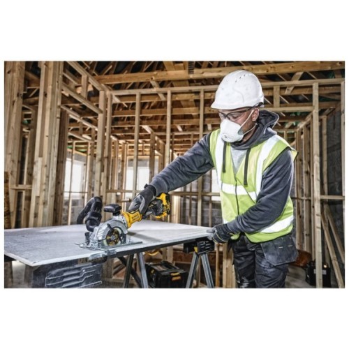 Дискова пила DeWALT 18В XR Li-Ion, диск 115х9.5 мм, 2.5 кг, TSTAK (без АКБ та ЗУ) (DCS571NT)