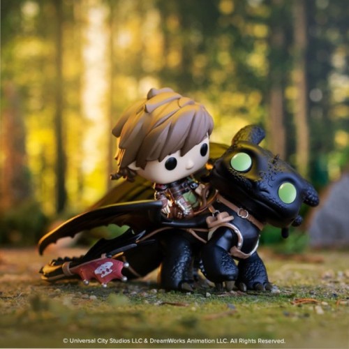 Фігурка Funko Pop серії Як приручити дракона: Гикавка з Беззубиком (81181)