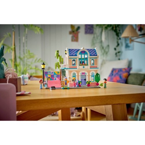 Конструктор LEGO Friends Родинний дім Ліан (42687)