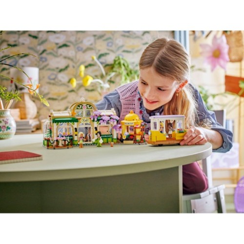 Конструктор LEGO Friends Кав'ярня з рослинами та квітковий магазин (42671)