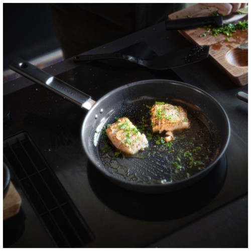 Сковорода Fiskars Hard Face 28 см (1075520)