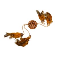 Іграшка для котів Waucat Fun Natural Плетений м'ячик з пір'ям 40 см (6212)