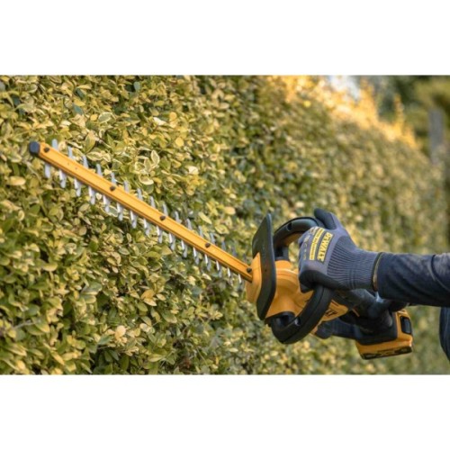 Кущоріз DeWALT акумуляторний, 18V, ніж 55 см, до 25 мм, (без АКБ та ЗУ) (DCMHT564N)