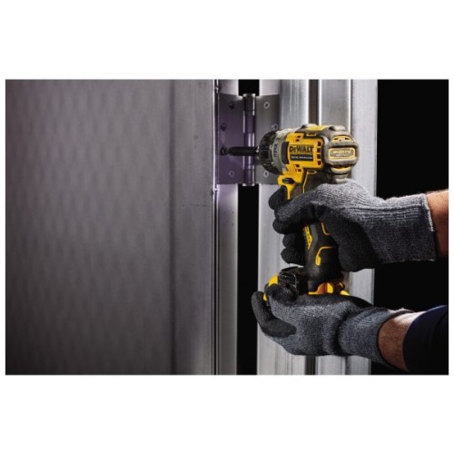 Шуруповерт DeWALT 12V XR Li-Ion, 8 Нм, 1100 об/мин, 2x2Ah, кейс (DCF601D2)