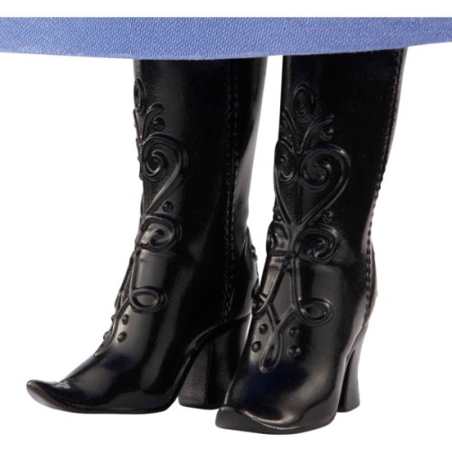 Лялька Disney Крижане серце Анна в накидці (HLW49)