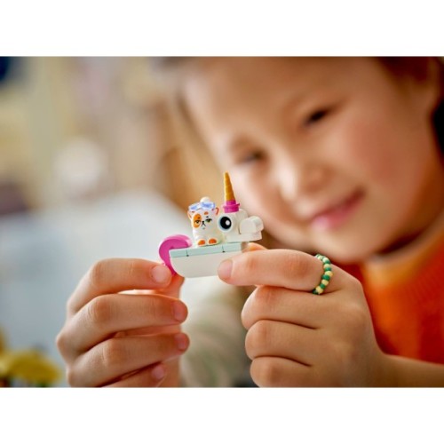 Конструктор LEGO Friends Вечірка єдинорога та фламінго біля басейну (42658)
