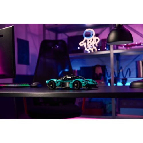 Конструктор LEGO Technic Aston Martin Valkyrie (42208)