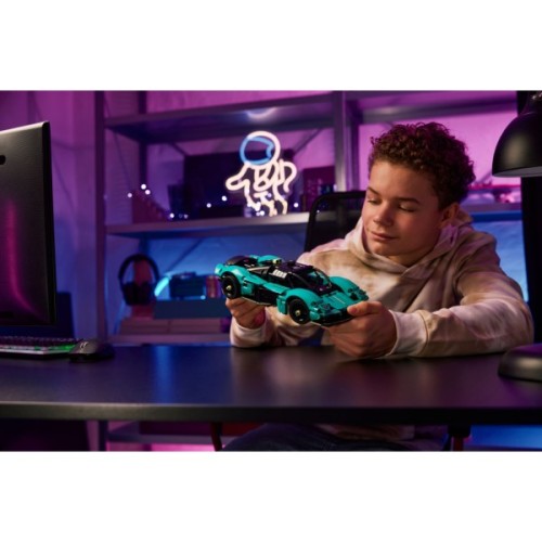 Конструктор LEGO Technic Aston Martin Valkyrie (42208)