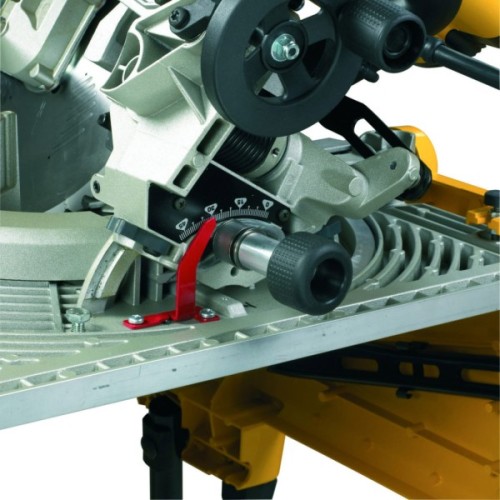 Торцювальна пила DeWALT 2000 Вт, 305х30мм, 4000 об/хв, вага 42 кг (D27107)