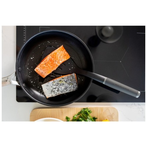 Лопатка кухонна KitchenAid Coreline з прорізами, 34,3 см, сірий (KAS002OHCGG)