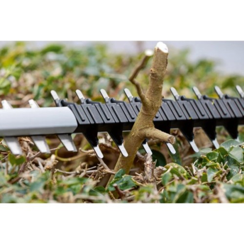 Кущоріз Bosch акумуляторний Professional GHE 18V-60 18V, 60мм, крок різу 23мм, 2.3кг (без АКБ та ЗП) (0.600.8C9.000)