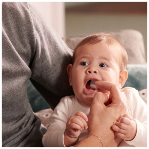 Дитяча зубна паста Chicco Набір: гель для ясен 2в1+ зубна щітка-масажер (11262.00)