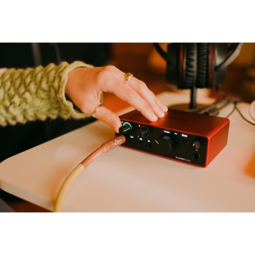 Аудіоінтерфейс Focusrite Scarlett Solo 4th Gen (234617)