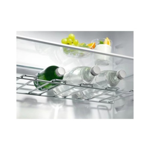 Холодильник Electrolux LNG7TE18S