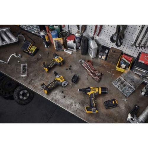 Заклепувальник DeWALT 18 В XR Li-Ion, 20 kN, d.закл.=4.8-6.4 мм (без АКБ та ЗП) (DCF414NT)