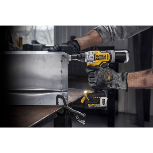 Заклепувальник DeWALT 18 В XR Li-Ion, 20 kN, d.закл.=4.8-6.4 мм (без АКБ та ЗП) (DCF414NT)
