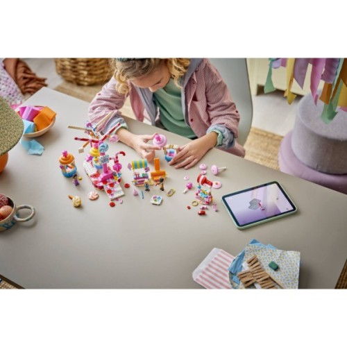 Конструктор LEGO Friends Колесо огляду з цукерками та капкейками (42700)