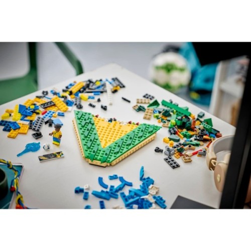 Конструктор LEGO Editions Football Вінісіус Жуніор — найкращі моменти футбольних матчів (43027)