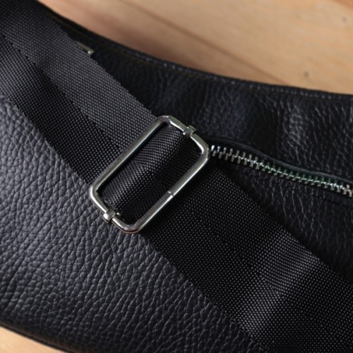 Сумка Shvigel Бананка унісекс з натуральної шкіри Чорна (22824)