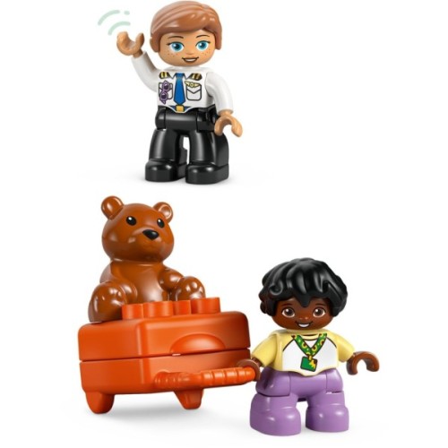 Конструктор LEGO DUPLO Вперше в аеропорту (10443-)