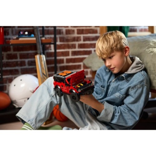 Конструктор LEGO Technic Позашляховик Ford Bronco (42213)