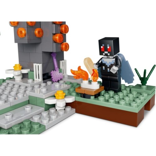 Конструктор LEGO Minecraft Блідий сад (21586)