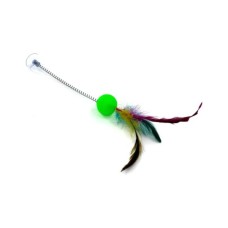 Іграшка для котів Hippie Pet М'ячик на присосці з пір'ям зелений 30 см (HIPCT2304091Z)