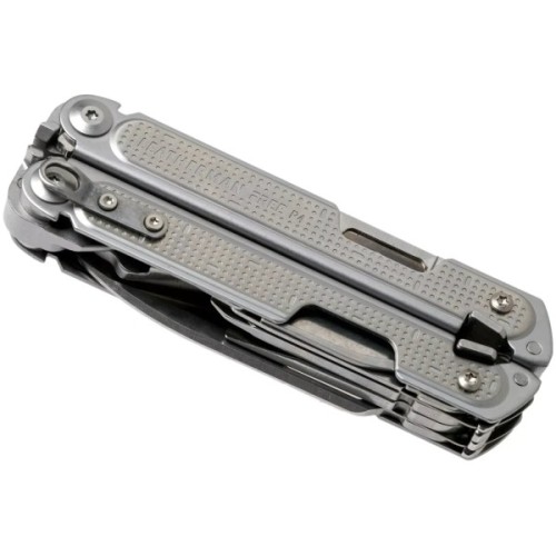 Мультитул Leatherman Free P4, синтетический чехол, картонна коробка (832642)