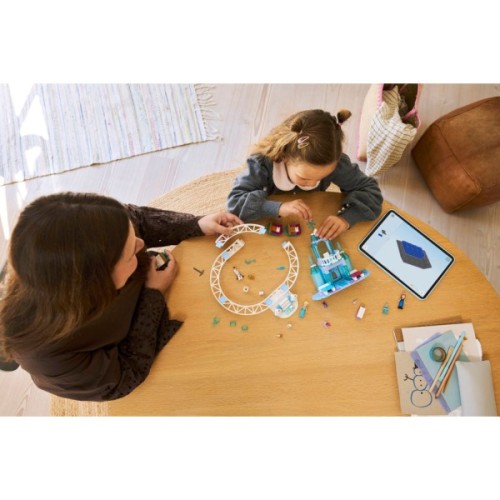 Конструктор LEGO Disney Princess Крижаний палац Ельзи та веселе катання на санчатах (43281)