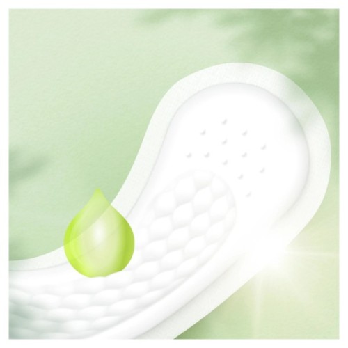 Щоденні прокладки Naturella Сamomile Light 20 шт. (4015400240310)