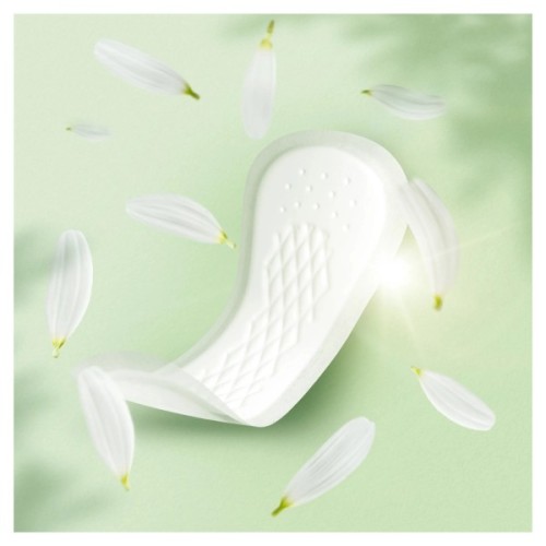 Щоденні прокладки Naturella Сamomile Light 20 шт. (4015400240310)