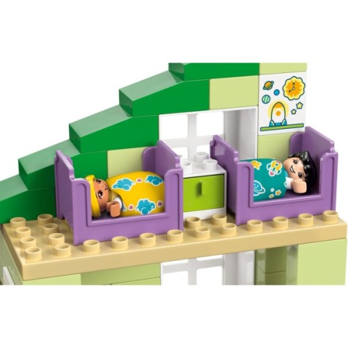 Конструктор LEGO DUPLO Town Сучасний родинний будинок із фігурками 3 в 1 (10470)