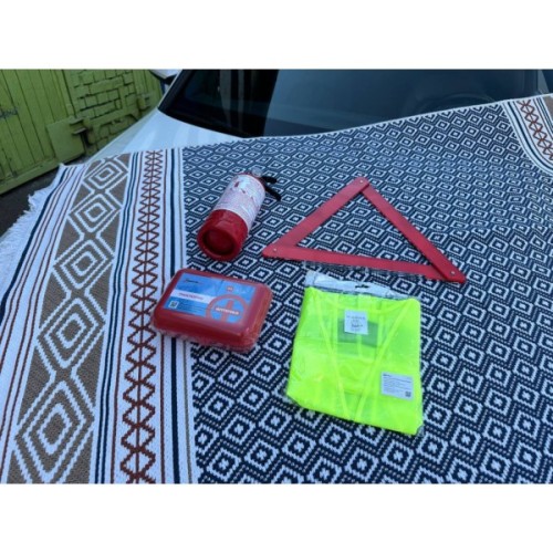 Набір техдопомоги Poputchik з вогнегасником ВП-1 "Економічний" (ВП-1+Знак+Аптечка+Жилет) (33-016-IS)